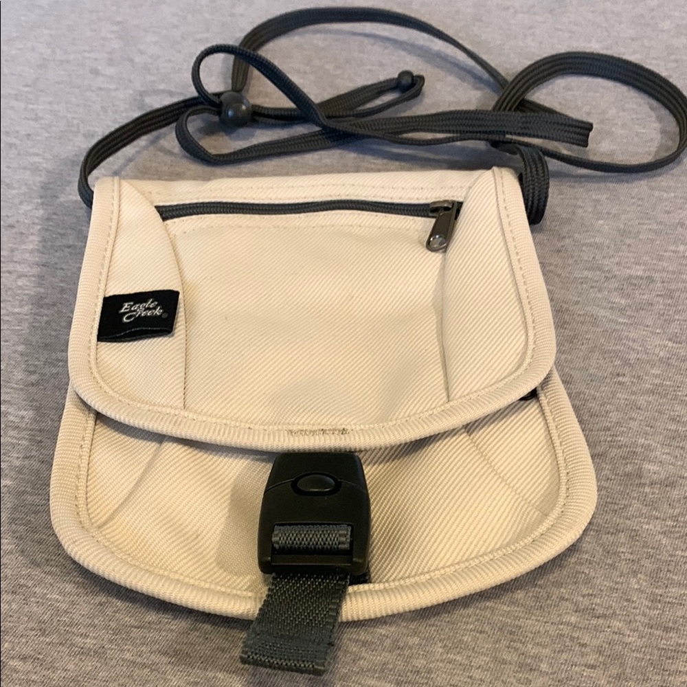 Eagle creek Cream Crossbody Bag